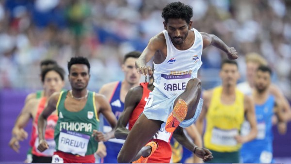 Avinash Mukund Sable dari India berkompetisi dalam lari halang rintang 3000m putra babak 1 heat di Olimpiade Musim Panas 2024.