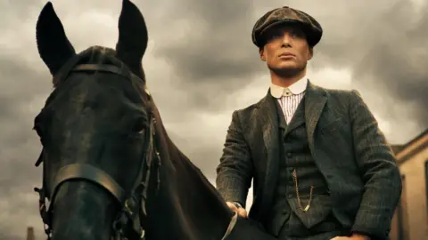 Alamy Cillian Murphy duduk di atas kuda di acara TV Peaky Blinders