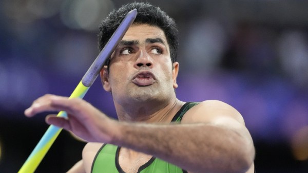 Arshad Nadeem dari Pakistan berkompetisi di final lempar lembing putra di Olimpiade Musim Panas 2024.