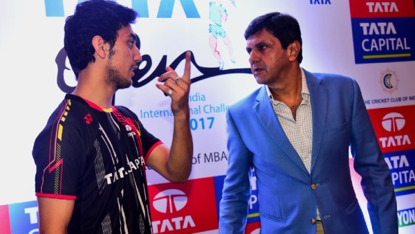 Prakash Padukone dan Lakshya Sen di Tata Open India International Challenge di CCI, Mumbai pada tahun 2017.  Foto ekspres oleh Kevin D'Souza.