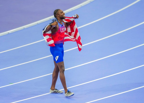 Olimpiade Paris 2024: Noah Lyles merayakan kemenangan sprint 100mnya