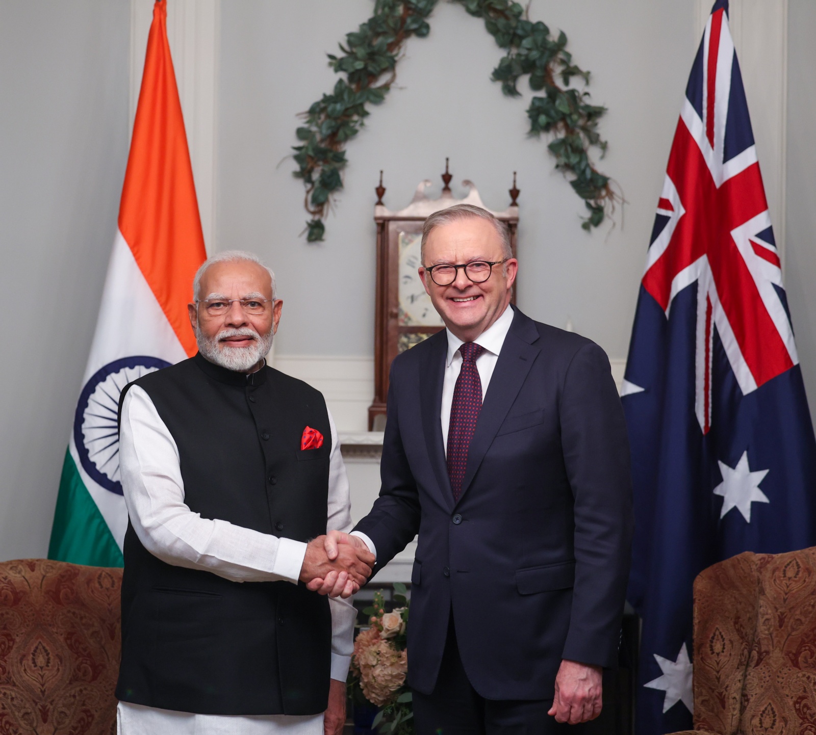 Perdana Menteri Narendra Modi dengan Perdana Menteri Australia Anthony Albanese