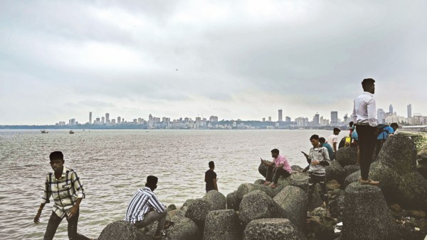 Hujan Mumbai, Hujan Mumbai, Musim Hujan Mumbai, IMD, Departemen Meteorologi India, Gangguan Kereta Api, Gangguan Penerbangan, TERBAIK, Pasokan dan Transportasi Listrik Brihanmumbai, Berita Mumbai, Berita Maharashtra, Indian Express, Urusan Terkini