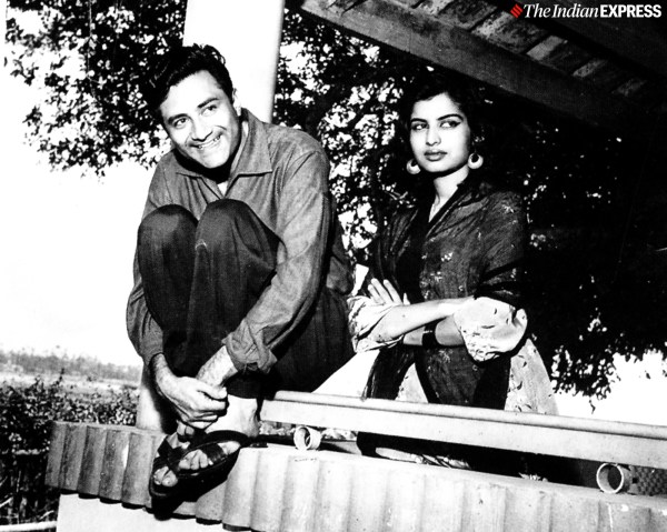 Dev Anand dengan Kalpana Karthik di lokasi syuting Taxi Driver