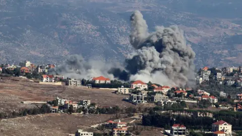 Getty Images Serangan udara Israel di Lebanon pada hari Rabu