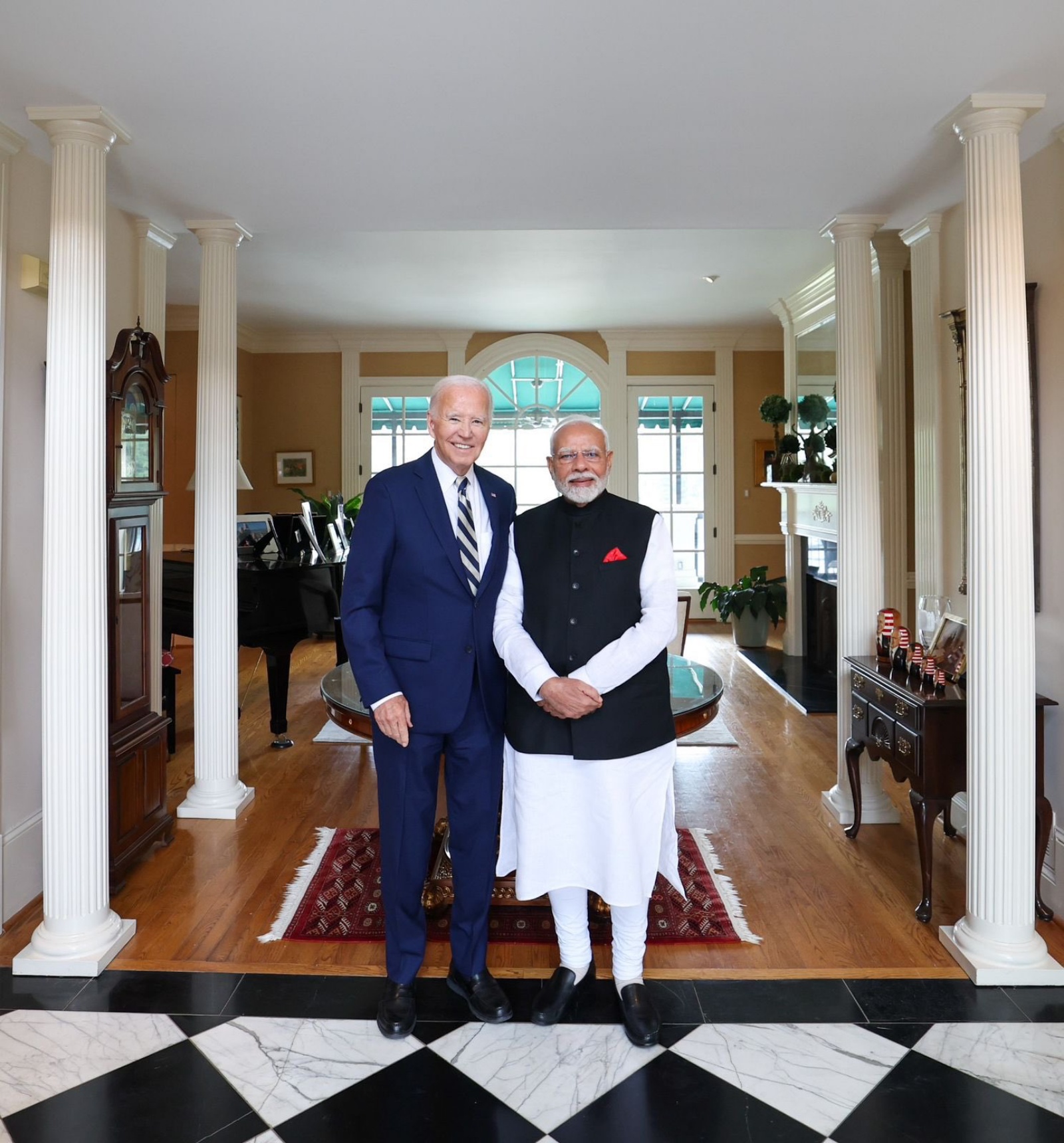 Perdana Menteri Narendra Modi bersama Presiden AS Joe Biden pada Quad Summit di Delaware, AS. (Foto: X/@narendramodi)