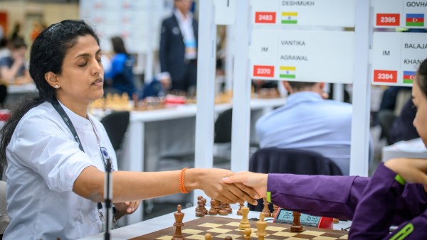 Reaksi Harika Dronavalli setelah memenangkan Olimpiade Catur babak 11. (Foto: FIDE / Michal Walusza)