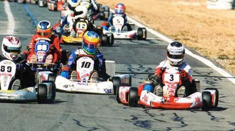 Coopers Photography Ricciardo dengan kart #3 miliknya memimpin balapan pada tahun 2004