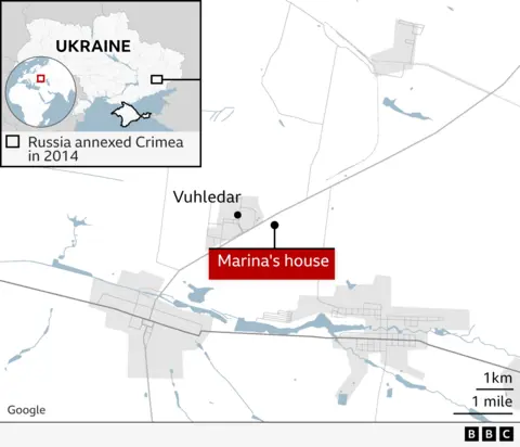 Peta yang menunjukkan lokasi Wuhledar di Ukraina timur dan lokasi rumah Marina.