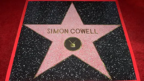 Bintang Simon Cowell di Hollywood Walk of Fame Getty Images