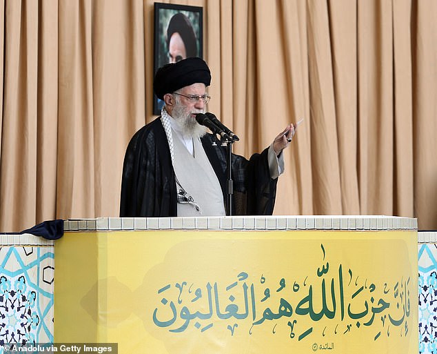 Ayatollah Ali Khamenei dilaporkan memerintahkan angkatan bersenjatanya untuk mempersiapkan berbagai respons yang akan diterapkan tergantung pada tingkat keparahan serangan Israel.