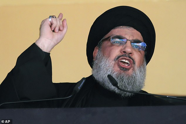 Israel membunuh pemimpin Hizbullah Hassan Nasrallah (foto tahun 2015) dalam serangan di Beirut