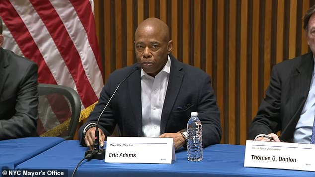 Walikota Eric Adams berbicara pada konferensi pers hari Sabtu dan ditanya tentang persiapan kampanye Trump yang sangat sukses pada hari Minggu di Madison Square Garden.