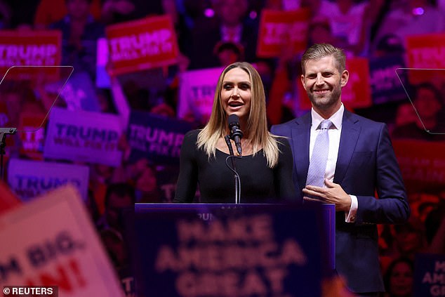 Eric Trump dan istrinya serta salah satu ketua RNC Lara Trump berbicara pada rapat umum Donald Trump di Madison Square Garden di Manhattan pada hari Minggu, 27 Oktober 2024. Eric menyatakan: 'Kami akan menang!'