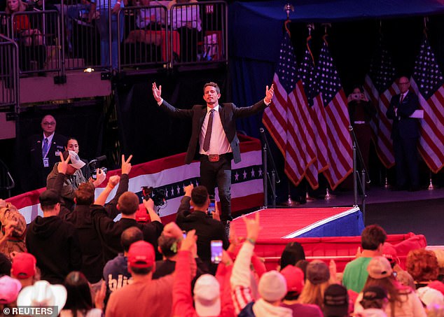 Tim Biden mengatakan dia hanya mengkritik komedian Tony Hinchcliffe, yang tampil pada rapat umum hari Minggu di Madison Square Garden.