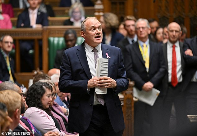 Pemimpin Lib Dem Ed Davey berkata: 'Menghantam usaha kecil dengan kenaikan pajak adalah pilihan yang salah'