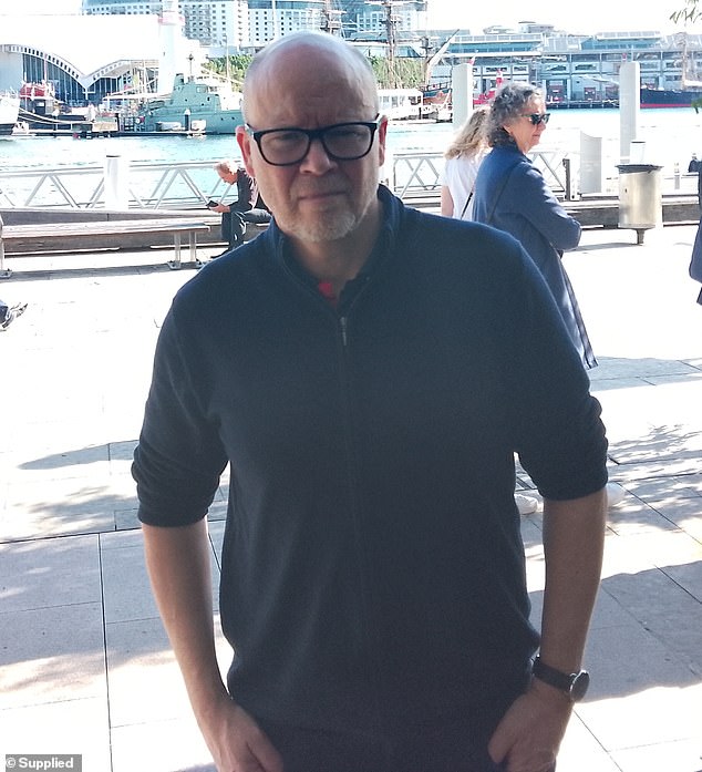 Fokus pada bahasa dikritik oleh Toby Young (foto), dari Free Speech Union, yang mengatakan bahwa pegawai negeri sipil seharusnya memprioritaskan untuk kembali ke kantor dan merespons anggota masyarakat secara efisien.