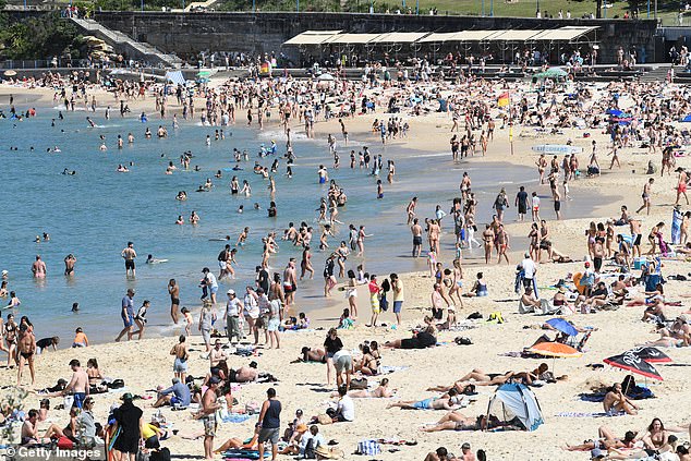 Pantai Coogee di timur Sydney (foto) akan tetap ditutup hingga pemberitahuan lebih lanjut