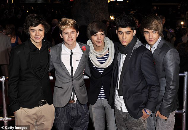 (Dari kiri) Anggota band One Direction Harry Styles, Niall Horan, Louis Tomlinson, Zayn Malik dan Liam Payne pada tahun 2010