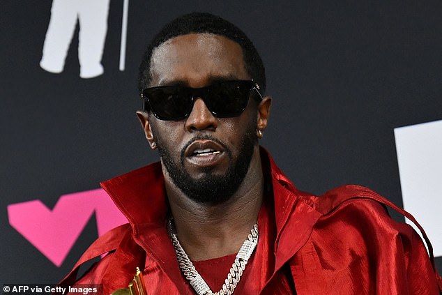 Payne ingat Diddy 'tertawa jahat' dan memberinya 'jabat tangan terlama yang pernah ada' ketika dia bertemu dengan maestro hip hop di sebuah pesta selebriti.