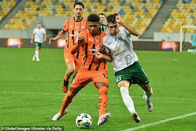 Tobias saat ini bermain untuk Shakhtar Donetsk dan melakukan debutnya untuk klub tersebut musim ini