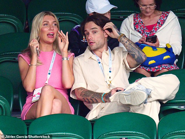 Liam Payne dan Kate Cassidy menonton aksi di Centre Court Wimbledon Tennis Championships, Hari ke-10, The All England Lawn Tennis and Croquet Club, London, Inggris - 12 Juli 2023