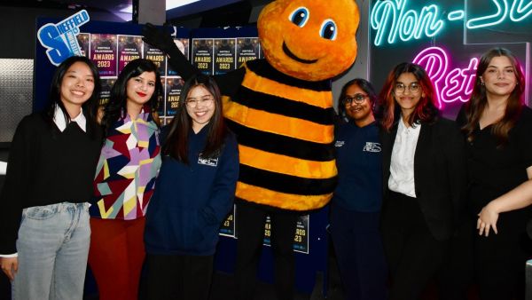 Soumya Namdeo belajar di Universitas Sheffield, Inggris.