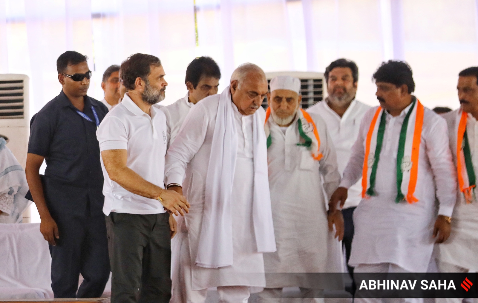 Pemimpin Oposisi di Lok Sabha Rahul Gandhi bersama mantan Haryana CM Bhupinder Singh Hooda pada acara kampanye Kongres yang diadakan di Nuh. (Foto Ekspres oleh Abhinav Saha)