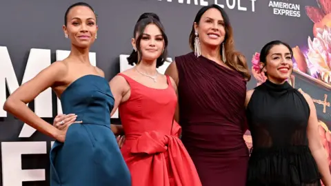 Getty Images Zoe Saldana, Selena Gomez, Carla Sofia Gascon dan Adriana Paz hadir 