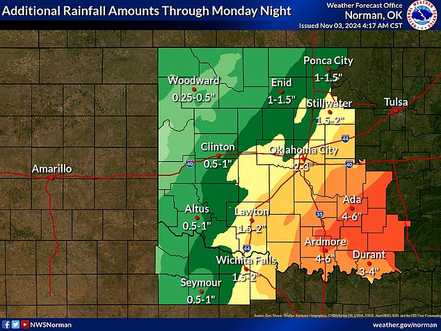 Bagan ini, dibuat dengan data prakiraan dari NWS, menunjukkan kemungkinan jumlah hujan yang mungkin dialami wilayah tertentu di Oklahoma pada Senin malam