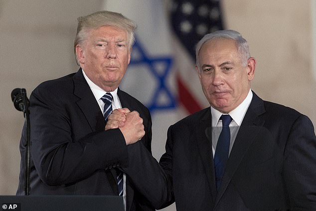 Trump memiliki persahabatan yang lama dengan Netanyahu dan perdana menteri Israel yang belajar di AS pada tahun 1980an