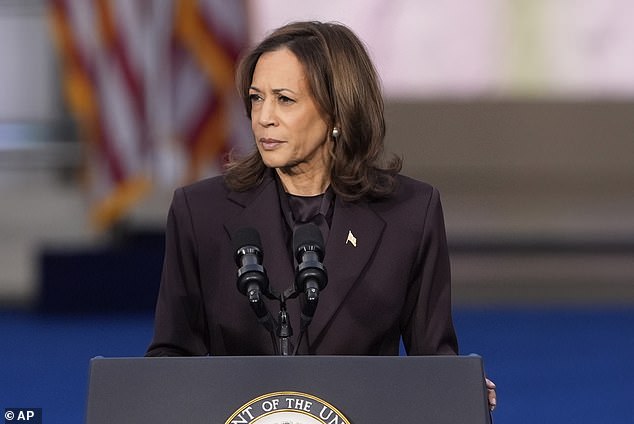 Wakil Presiden Kamala Harris secara terbuka mengakui Donald Trump dalam pemilihan presiden 2024 dalam pidatonya yang suram di Universitas Howard di Washington, D.C. pada Rabu sore