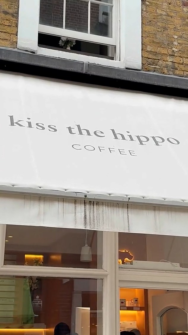 Foto: Cium kafe Hippo di Covent Garden, London