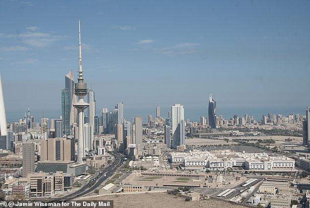 BA saat ini mengoperasikan setidaknya satu penerbangan langsung dari London ke Kuwait (foto: ibu kota Kuwait City) dan ibu kota Bahrain, Manama, per hari.