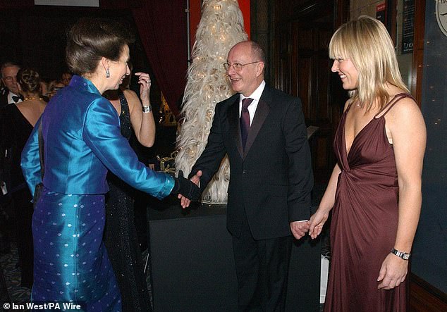 Sorbie dan rekannya Wendy Elsmore bertemu Putri Kerajaan di penggalangan dana untuk Save The Children di Museum Sejarah Alam London pada tahun 2009