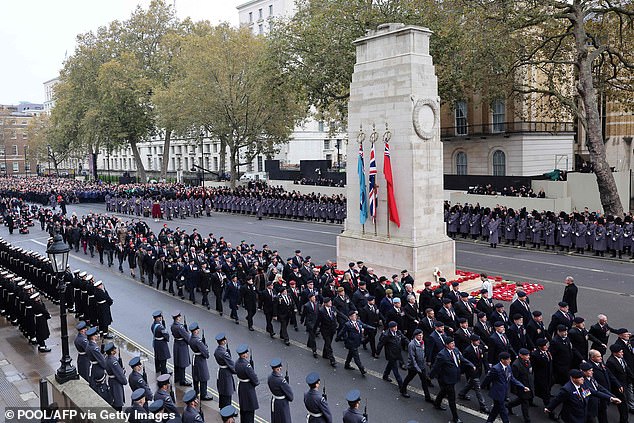 Berita tersebut muncul saat Inggris bersiap untuk memperingati Remembrance Sunday hari ini (gambar pada November 2023 adalah upacara tahun lalu di London)