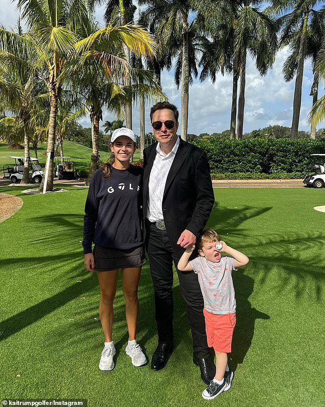 Musk selalu hadir di Mar-a-Lago dan muncul dalam gambar yang diposting oleh Kai Trump, putri Donald Trump Jr.