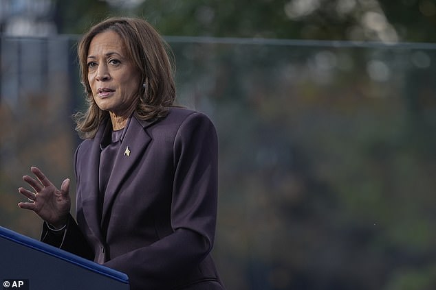 Sumber dari Partai Demokrat mengakui alasan sebenarnya Kamala Harris tidak pernah duduk bersama Joe Rogan adalah karena hal itu akan membuat marah staf progresifnya.