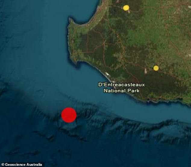 Gempa terjadi di lepas pantai Taman Nasional D'Entrecasteaux, 315 km selatan Perth.