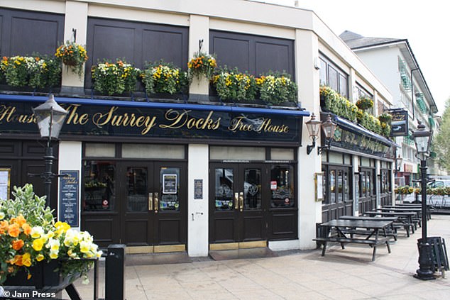 Foto: Pub Surrey Docks Wetherspoons, tempat Jean Oliver bekerja