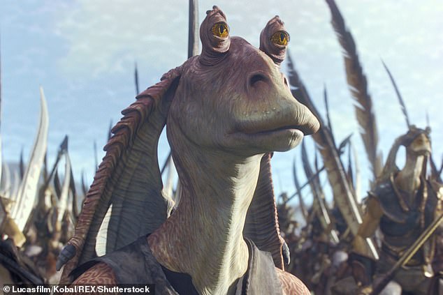 Jar Jar Binks dari Star Wars. Ballard, seorang pekerja shift di sebuah pabrik plastik, mengatakan dia bekerja di rumah sakit dan memiliki akses terhadap pengobatan. Dia berpakaian seperti karakter Star Wars di konvensi, kata juri