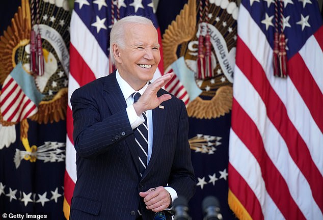 Joe Biden tersenyum, berjalan lincah, dan tampil relatif periang dalam pidatonya pasca pemilu pekan lalu