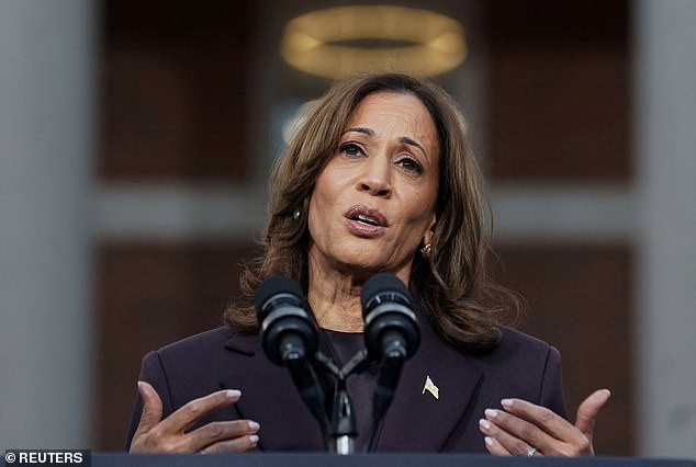 Kandidat presiden dari Partai Demokrat Wakil Presiden AS Kamala Harris menyampaikan pidato yang mengakui kekalahan pemilu presiden AS tahun 2024 kepada Presiden terpilih Donald Trump