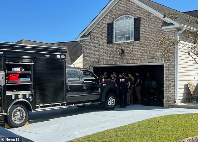 Agen FBI menggerebek rumah John Paul Miller di Myrtle Beach pada 1 November, enam bulan setelah istrinya Mica bunuh diri